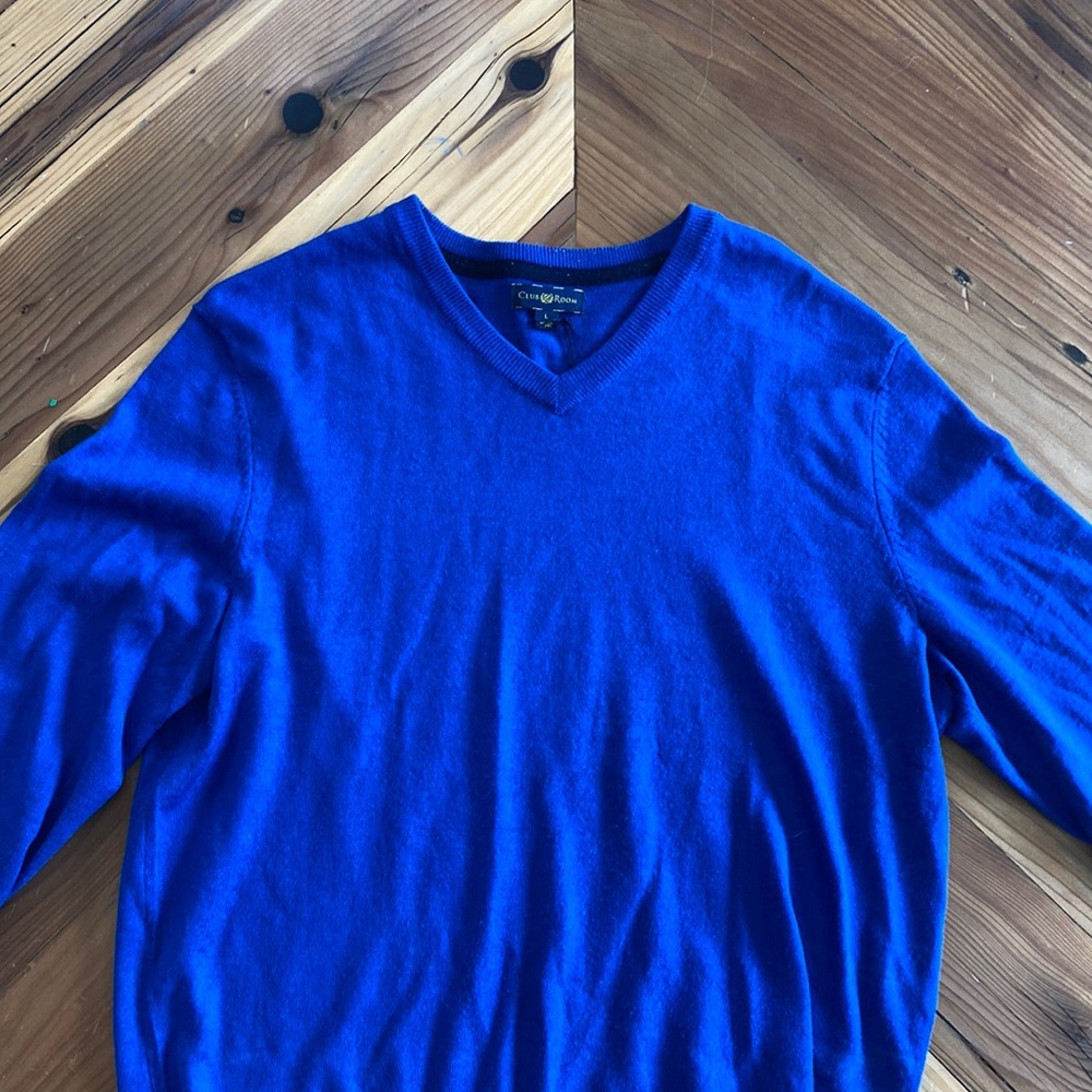 Club room royal blue wool v neck sweater